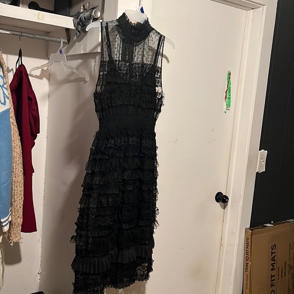 Beautiful mesh dress - Picture 1 of 4